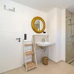 Semesterbostad Haus Rosi *