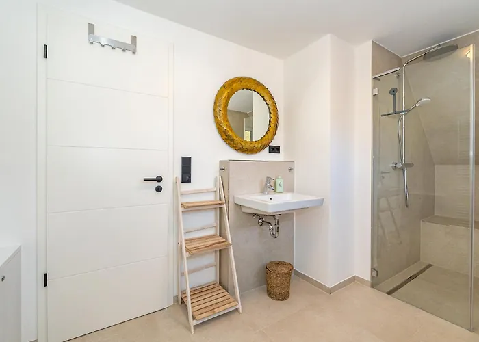 Semesterbostad Haus Rosi *